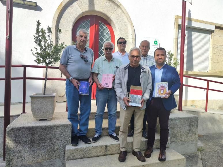 Visita de Mirandelenses | A Junta de Freguesia na pessoa do Presidente Luís Soares e do Tesoureiro Vítor Pratas recebeu hoje na sua sede ilustres Mirandelenses, Jorge Golias, José Golias, Eduardo Botelho e Roger Ferreira.